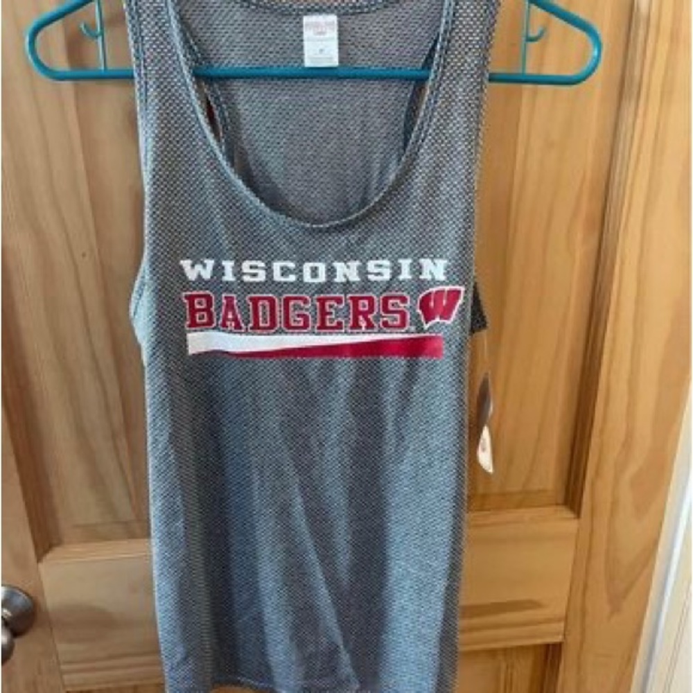 New With Tags Women’s Size Medium Wisconsin Badgers Tank Top